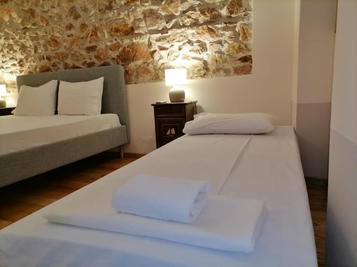 Luxurious Villa At Mets Athena Bagian luar foto